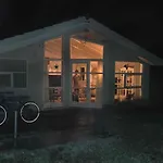 بيت للعطل Bright And Cozy Summer House With And Sauna