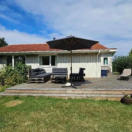 Дом отдыха Bright And Cozy Summer House With And Sauna