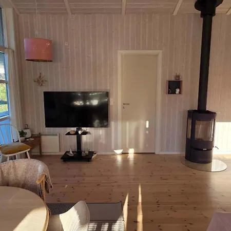 Bright And Cozy Summer House With And Sauna *