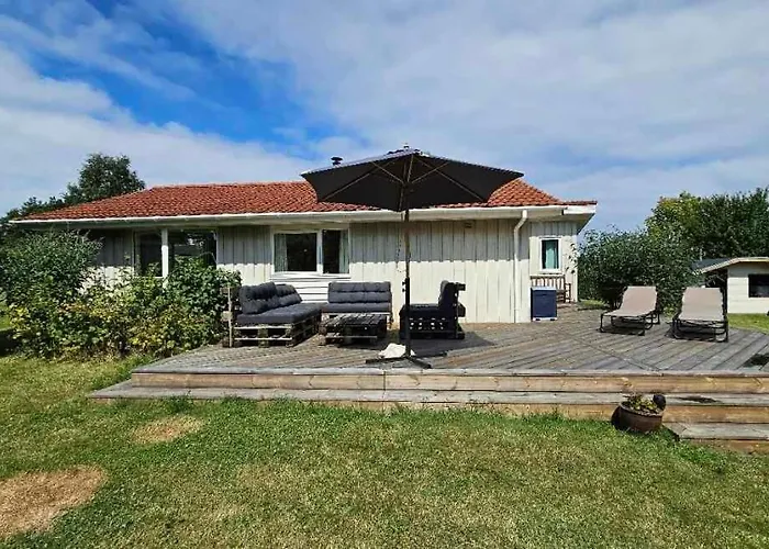 Feriehus Bright And Cozy Summer House With And Sauna