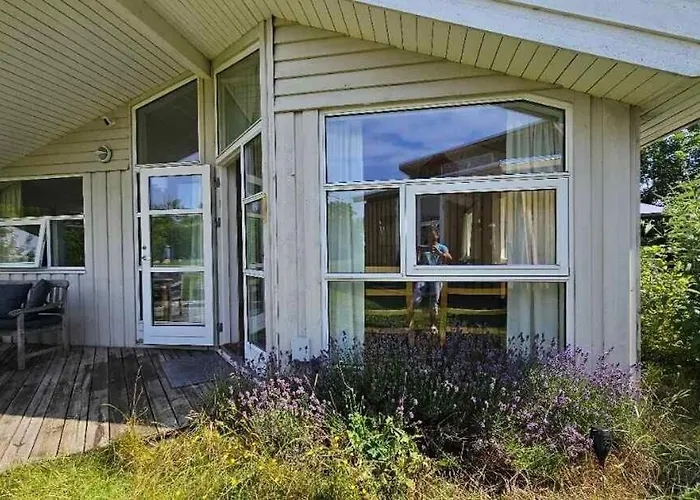Bright And Cozy Summer House With And Sauna Græsted